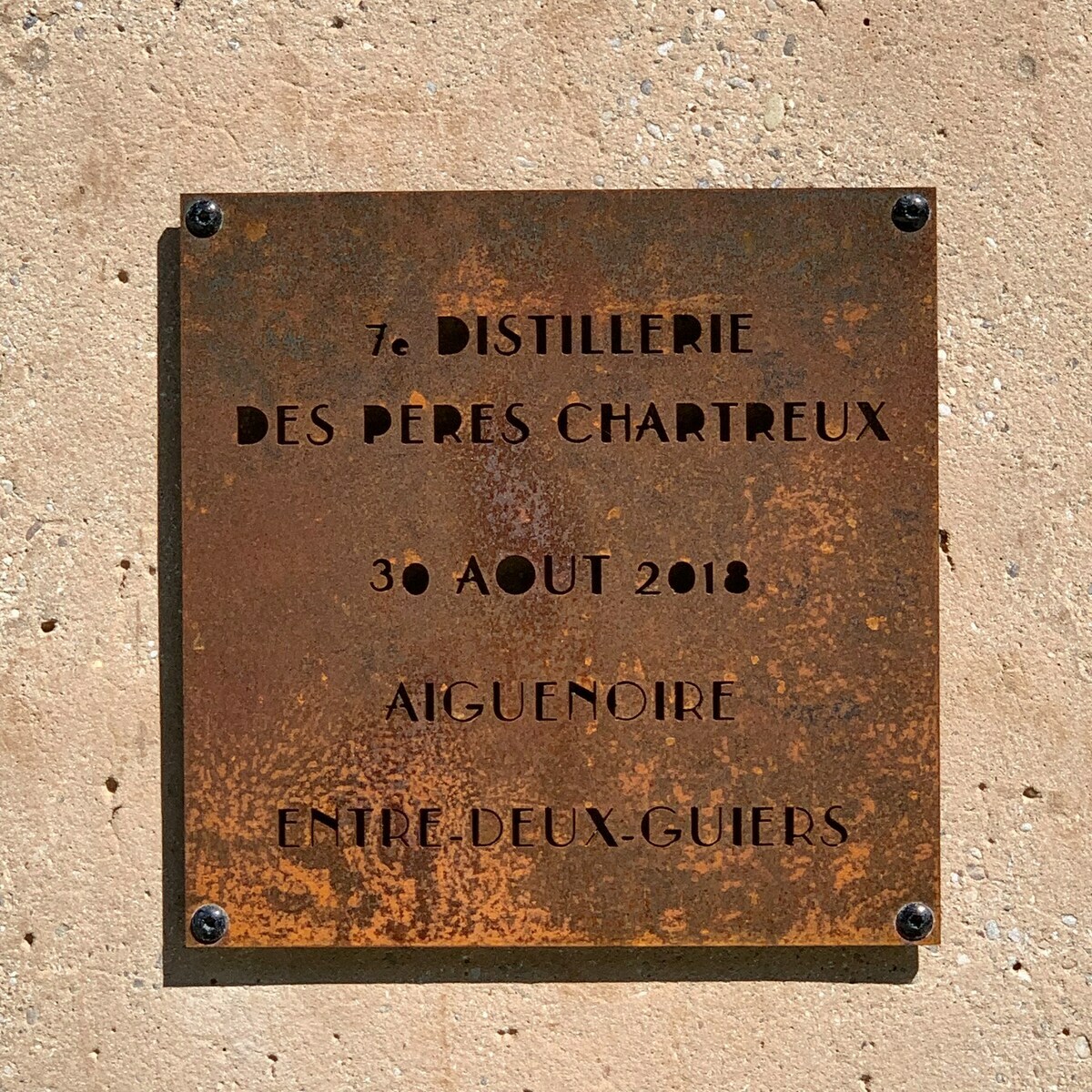 Plaque de la 7ème distillerie de Chartreuse